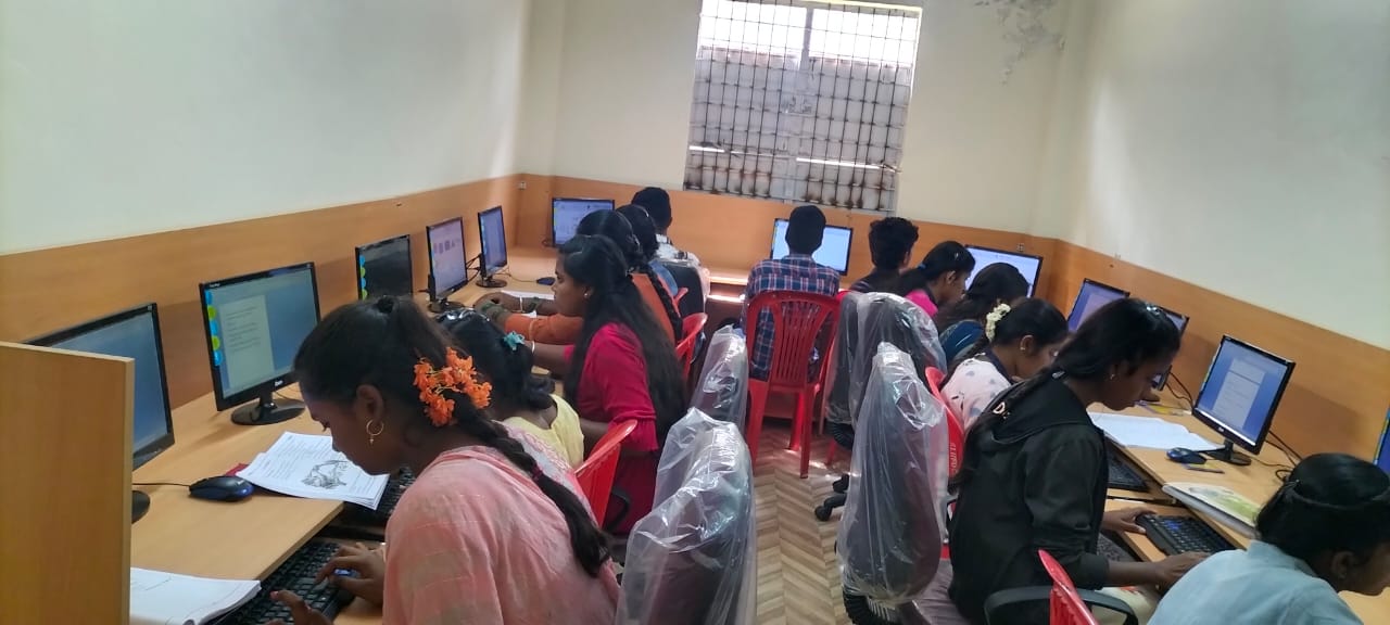 Wide view of the college computer lab